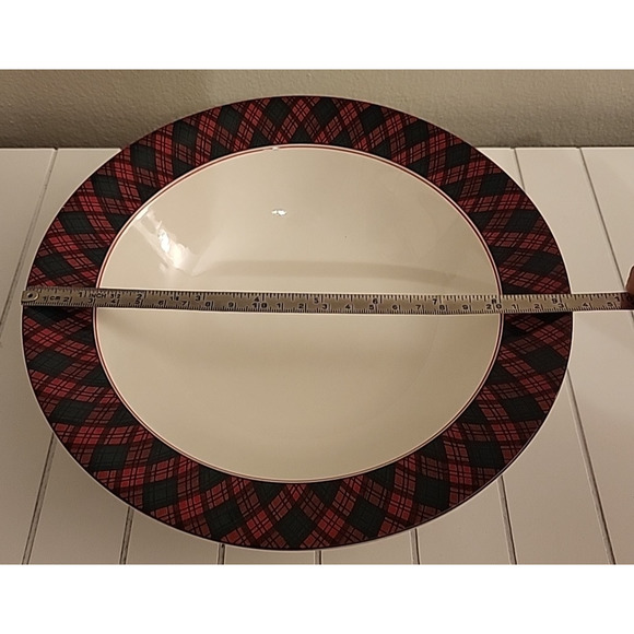 Arita Tartan Plaid Vegetable Serving Bowl Salad 9” Christmas Red Green Holiday - Picture 3 of 3